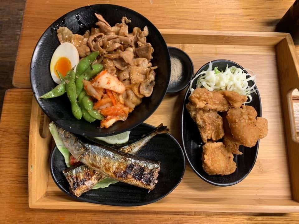 內湖路小學日燒肉丼食堂