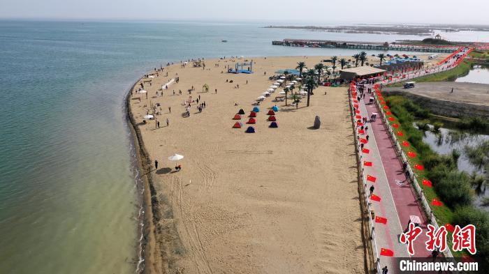 博斯騰湖秋景如畫醉遊人