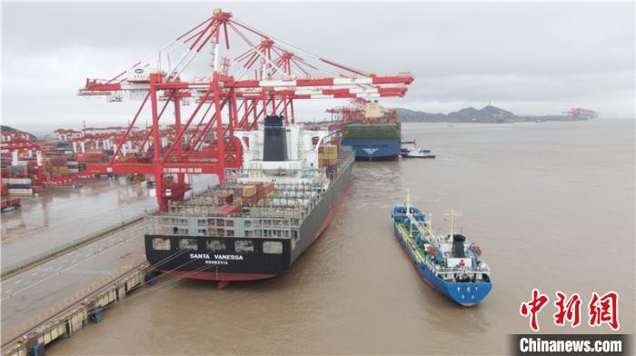 浙滬首單跨港區供油業務開展 助推長三角海事服務一體化