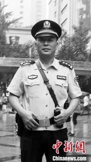 成都一民警突發心臟驟停 犧牲在疫情防控崗位