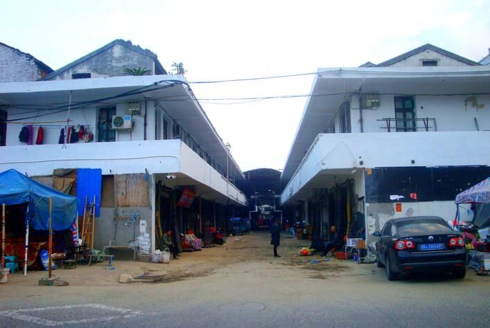 村民集資自建28年的商住房，遭強制斷水斷電損失近千萬，公道何在