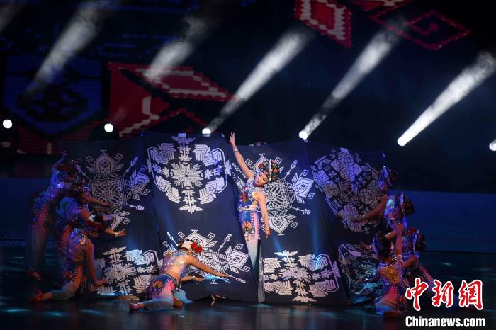 第五屆湖南省少數民族文藝調演啟幕 展各族人民嶄新面貌